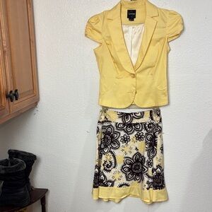136 My Michelle Yellow Blazer & Floral Skirt Set. Sz1